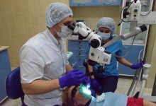 Лечение зубов под микроскопом. Специалист: врач-эндоскопист Черевашенко Николай Александрович.