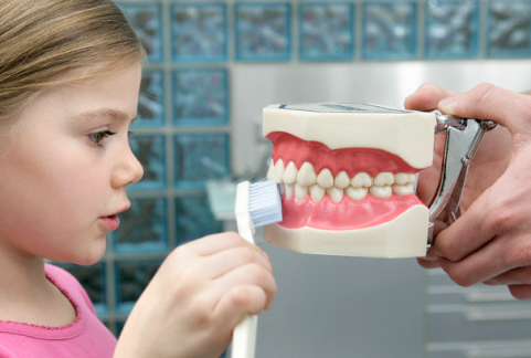 Косультация по профессиональной чистке зубов у детей